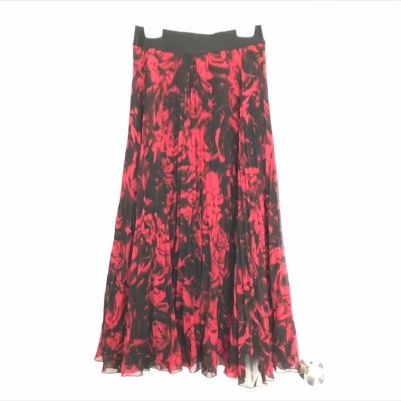 NWT Ricki’s Pleated Floral Midi Skirt S Black Red - Picture 2 of 9